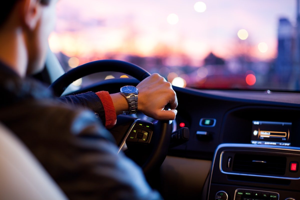 Pune to Mumbai Airport Cab: T1, T2, Timings and Fares